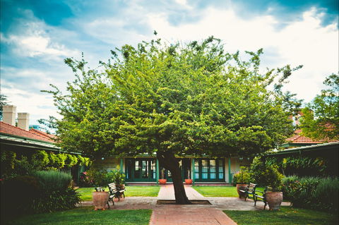 Ainslie + Gorman Arts Centres - Tourism Cairns 0