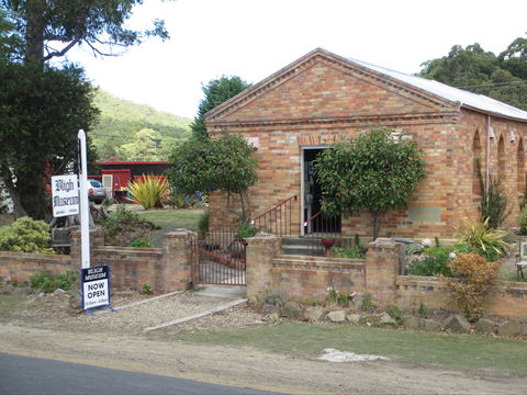 Bligh Museum Of Pacific Exploration - Tourism Cairns 0