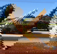 Loxton Tree sculptures - Tourism Cairns