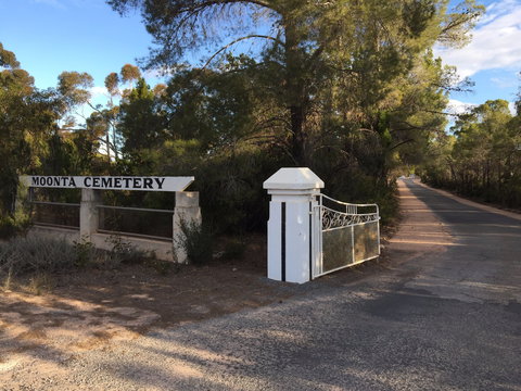Moonta Cemetery Walks - Tourism Cairns 2