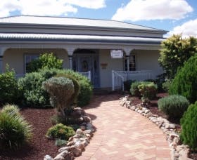 Absaloms Gallery - Tourism Cairns 1