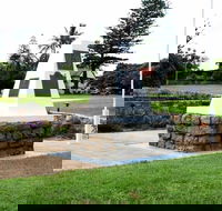 Dunwich War Memorial - Tourism Cairns