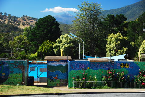 Eildon Outdoor Swimming Pool - Tourism Cairns 0