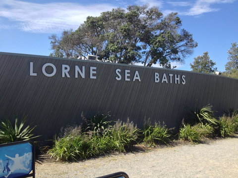 Lorne Sea Baths - Tourism Cairns 2