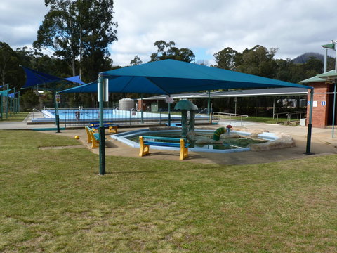 Marysville Outdoor Swimming Pool - Tourism Cairns 2