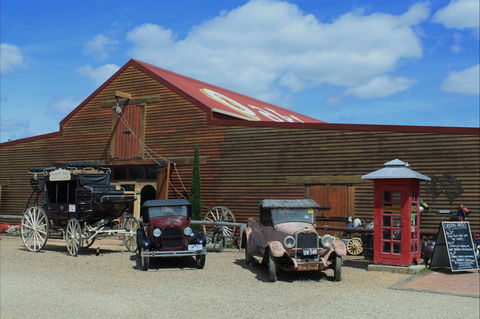 Oaklands Barn - Tourism Cairns 0