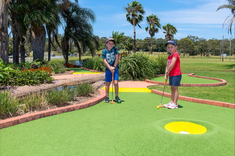 Port Macquarie Driving Range And Mini Golf - Tourism Cairns 2