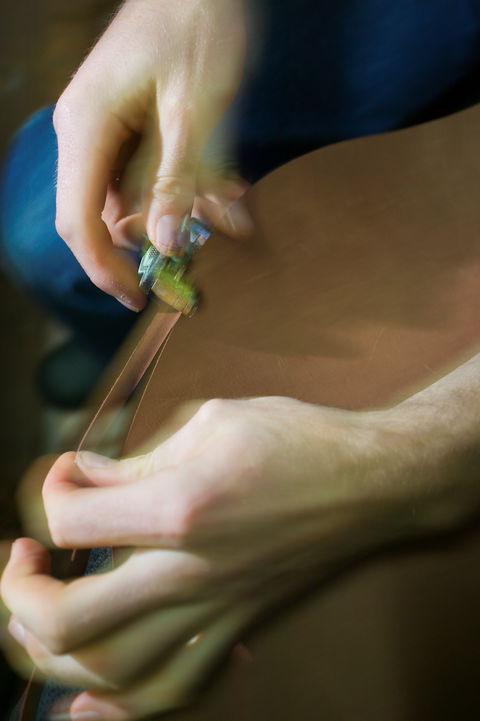 Simon Martin Whips & Leathercraft - Tourism Cairns 0