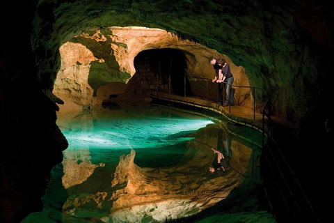 Jenolan Caves: Extended Temple Of Baal Cave Tour - Tourism Cairns 1