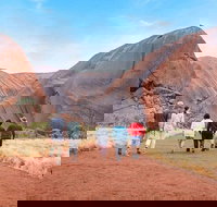 Explore Uluru 7 Hours Guide Tour at Sunrise with Light Breakfast - Tourism Cairns