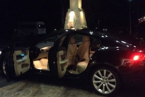 Jaguar Limousine Transfer Cairns Airport To City Or Return - Tourism Cairns 0