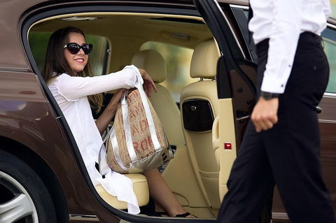 Adelaide Airport (ADL) To City Center To Airport - Private Transfer - Tourism Cairns 1