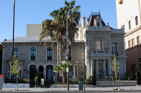 Arrival Private Transfers: Adelaide Airport ADL To Adelaide In Business Car - Tourism Cairns 3