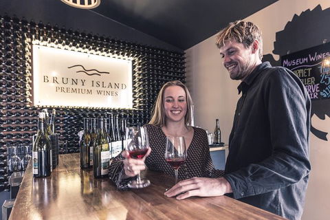 Bruny Island Overnight Explorer And Boutique Accommodation For Two - Tourism Cairns 0