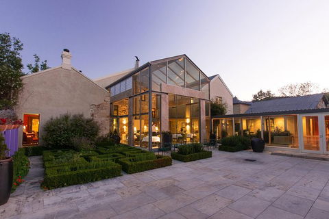 Full Day Tour Hobart: Port Arthur McHenry Gins Bangor Vineyard Wines + Oysters - Tourism Cairns 16