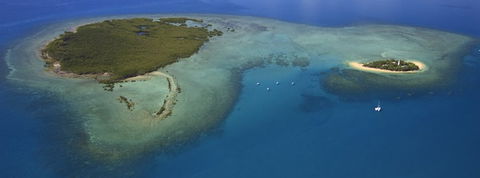 Aquarius Luxury Sailing - Tourism Cairns 4