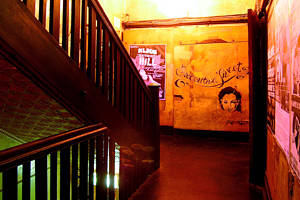 Revolver - Tourism Cairns 0