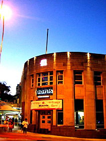 Bank Bar - Tourism Cairns 0