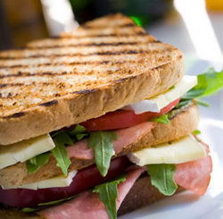 Hotel Indooroopilly - Tourism Cairns 1
