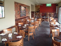 Elgin Inn Hotel - Tourism Cairns 1