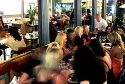 Luxe Resturant & Wine Bar - Tourism Cairns 3