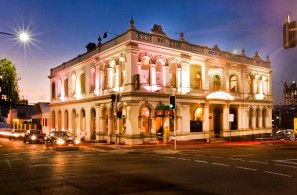 The Jubilee Hotel - Tourism Cairns 3