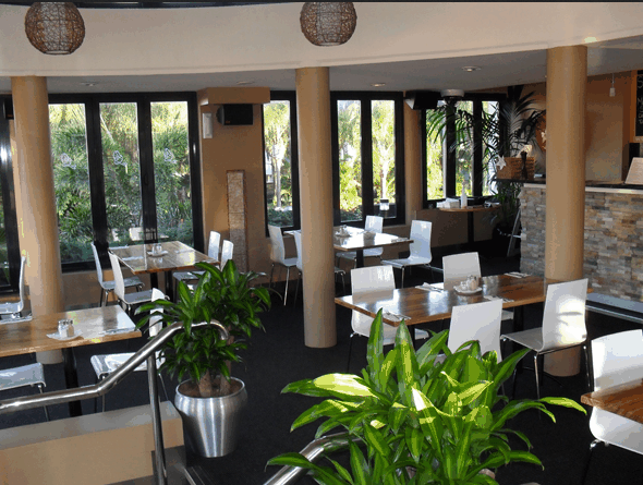 Mermaid Beach Tavern - Tourism Cairns 2