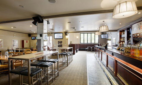 Castle Hill Tavern - Tourism Cairns 3