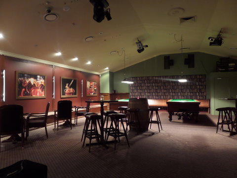 Castle Hill Tavern - Tourism Cairns 5