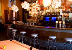 Crown And Sceptre Hotel - Tourism Cairns 3
