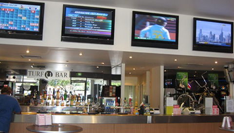 Ferry Road Tavern - Tourism Cairns 1