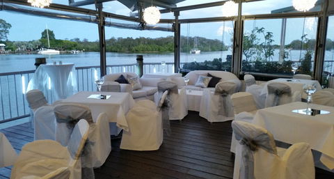 The River Deck On Noosa Marina - Tourism Cairns 1