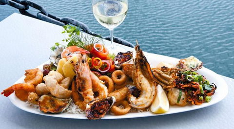 Omeros Bros Seafood Restaurant - Tourism Cairns 2