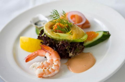 Omeros Bros Seafood Restaurant - Tourism Cairns 5