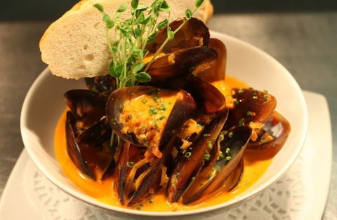 Garlic Clove Restaurant - Tourism Cairns 3
