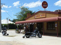 Albion Hotel Swifts Creek - Tourism Cairns 0