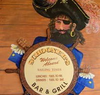 Schooners Bar  Grill - Tourism Cairns