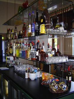 Black Swan Hotel - Tourism Cairns 1