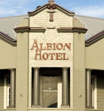 Albion Hotel - Tourism Cairns 1