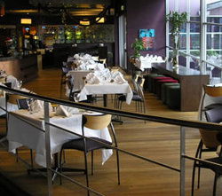 Sandown Park Hotel - Tourism Cairns 1