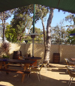 Hale Road Tavern - Tourism Cairns 2