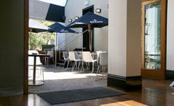 The Dolphin Hotel - Tourism Cairns 2