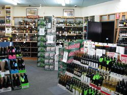 Mayfair Tavern & Bottleshop - Tourism Cairns 3