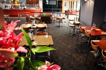 Matthew Flinders Hotel - Tourism Cairns 1