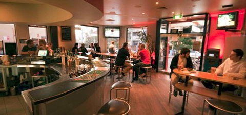 Roxbury Hotel - Tourism Cairns 0