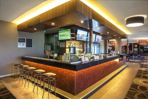 Boatshed Restaurant - Tourism Cairns 0