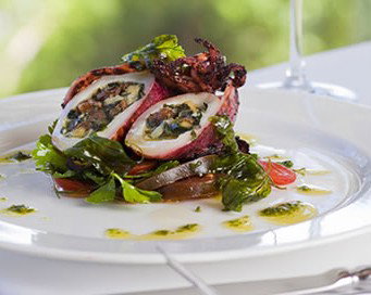 Chris's Beacon Point Restaurant - Tourism Cairns 4