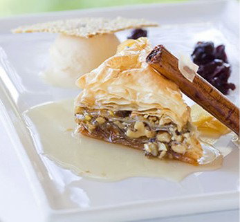 Chris's Beacon Point Restaurant - Tourism Cairns 5