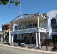 Mount Pleasant Hotel - Tourism Cairns
