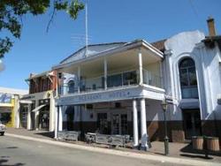 Mount Pleasant Hotel - Tourism Cairns 0